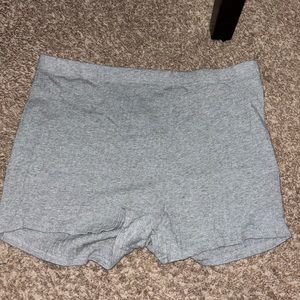 New gray ribbed shorts
